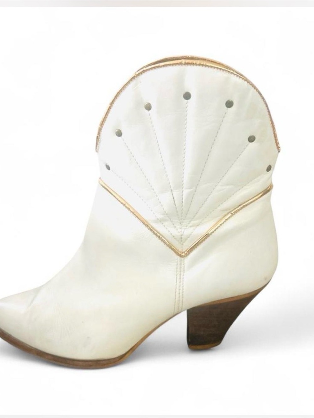 Vintage Chandler’s Women’s White Leather Ankle Booties with Gold Accent Trim